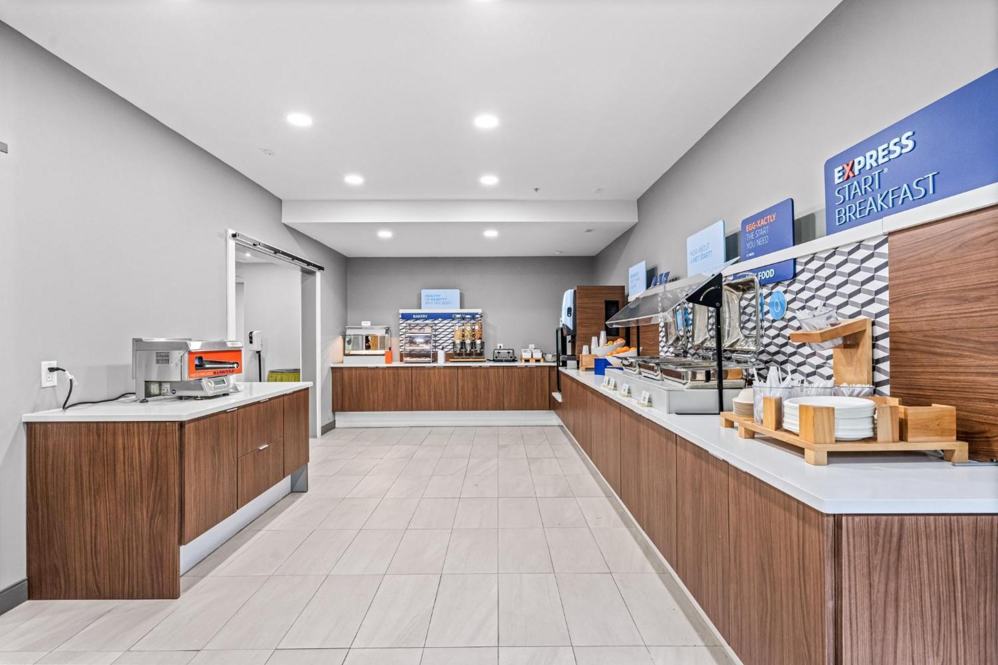 ホリデイ イン エクスプレス カーニーズ ポイント ニュー ジャージー ターンパイク イグジット 1 Carneys Point エクステリア 写真